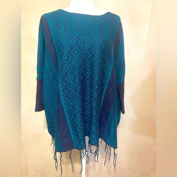 Freeway women's S oversized poncho sweater w/ fringe boho southwest style EUC - Picture 2 of 6